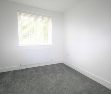 4 bedroom terraced house to rent - Photo 5