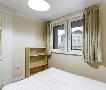 2 bedroom flat to rent - Photo 5