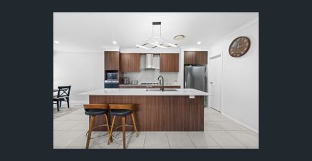 Modern Family Living in a Prime Oran Park Location! - Photo 3