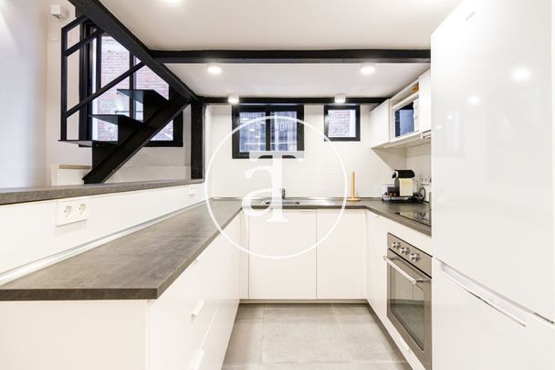 Monthly rental duplex with 1-bedroom a few steps from the Royal Palace of Madrid - Photo 1