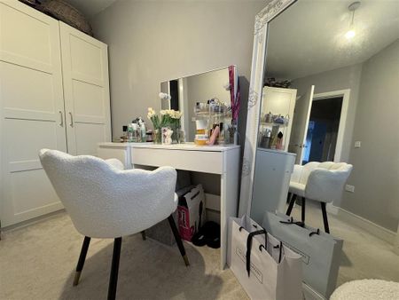 3 bedroom semi-detached house to rent - Photo 5