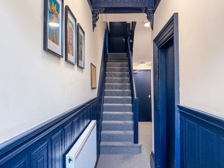 🌟 Ideal Location on Chantry Lane, Grimsby 🌟 Room 1 - En-Suite - Photo 5