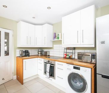 3 bedroom semi-detached house to rent - Photo 6