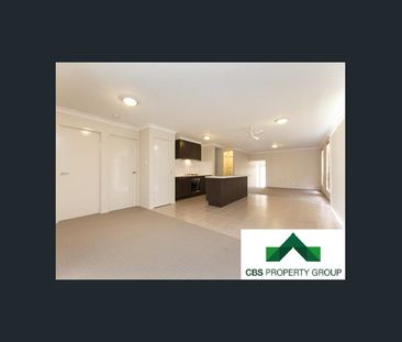 STYLISH, MODERN & SPACIOUS HOME - Photo 5