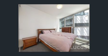 Stylish one bedroom apartment in Harbour One - Photo 3