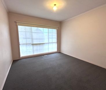 2/9 Balloan Street, Coburg VIC 3058 - Photo 1