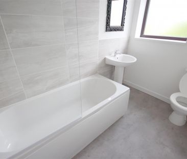 3 Bedroom House - Terraced To Let - Photo 3