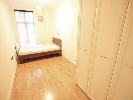 3 bedroom flat to rent - Photo 5