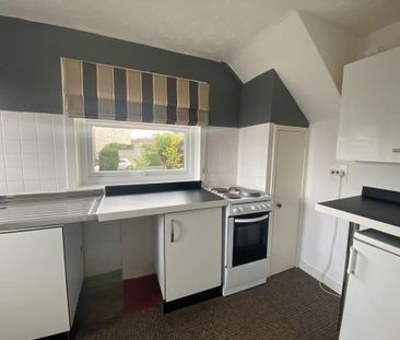 2 bedroom semi-detached house to rent - Photo 4