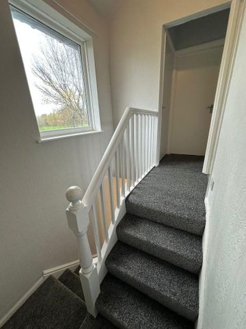 2 bedroom terraced house to rent - Photo 2