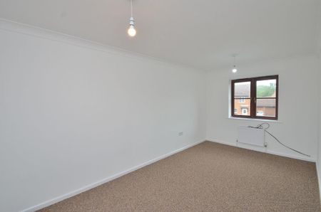 3 bedroom link detached house to rent - Photo 5