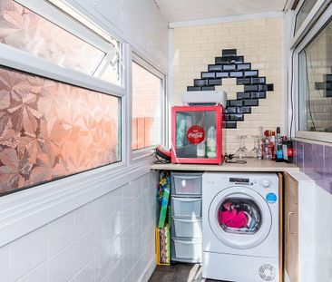 2 bedroom semi-detached house to rent - Photo 2