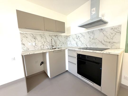 Appartement T2 de 37.63 m² situé à MIRAMAS, - Photo 1