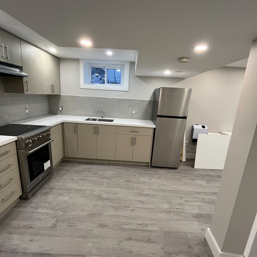 For Lease - 324 St Vincent Street, Barrie, Ontario - Photo 1