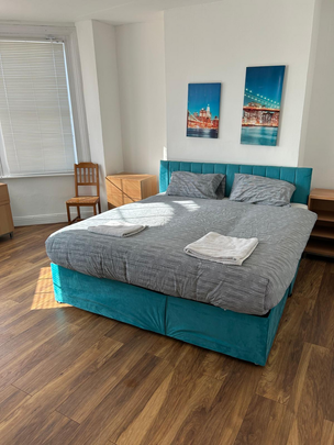 1 bedroom in a house share to rent - Photo 1