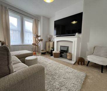 3 bed semi-detached house to rent in Gwynne Road, Poole, BH12 - Photo 1