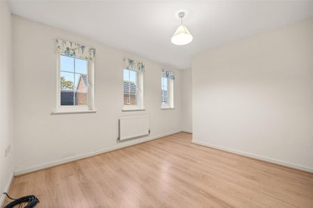 3 bedroom semi-detached house to rent - Photo 4