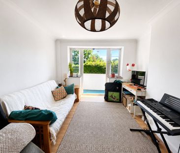 Eastway, Epsom, Surrey, KT19 8SF - Photo 1