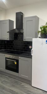 4 Bed Terraced House, Balmoral Road, M14 - Photo 3