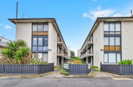 16/82 Beaconsfield Parade, Albert Park VIC 3206 - Studio For Rent | Domain - Photo 2