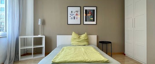 Modern möblierte 1-Zimmer-Wohnung im Zentrum - Photo 1