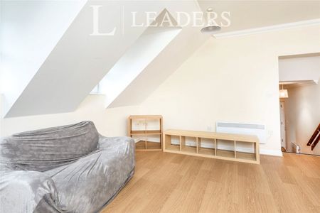 3 bedroom apartment to rent The Old Maltings, Station Terrace, MK18 - Photo 2