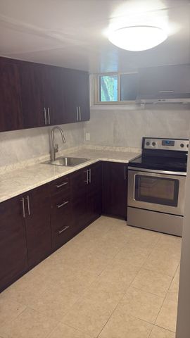 For Lease - 209 Pleasant Avenue, Toronto, Ontario - Photo 5