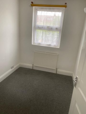 4 Bed Terraced House, Foster Street, BS5 - Photo 2