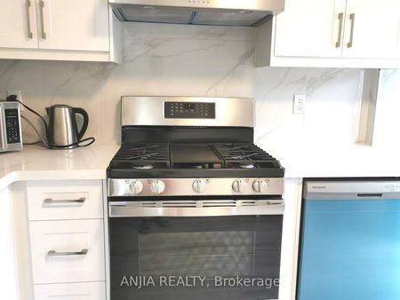 For Lease - 256 Homewood Avenue Unit# unit 1, Toronto, Ontario - Photo 3