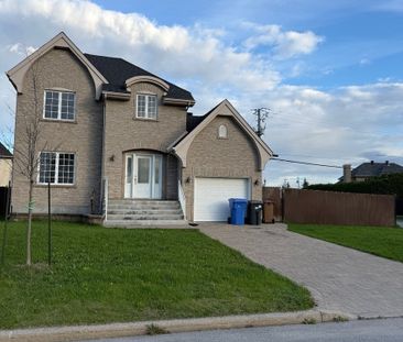 À louer / Maison à étages - Photo 1