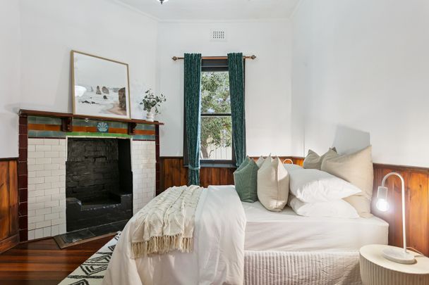 Vincent Street, West Leederville WA 6007 - 3 beds house for Rent, $950 per week - 17860884 | Domain - Photo 1