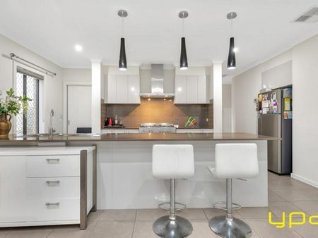 Affordable Family Luxury Living in Cranbourne East - Photo 2