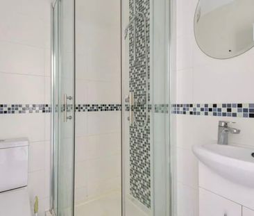 Room in a Shared House, Orts Road, RG1 - Photo 5