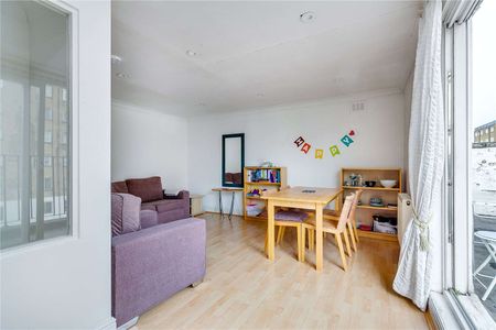 A lovely two bedroom flat with a private balcony - Photo 5