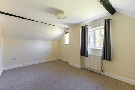 A delightful detached cottage on a private country estate. - Photo 5