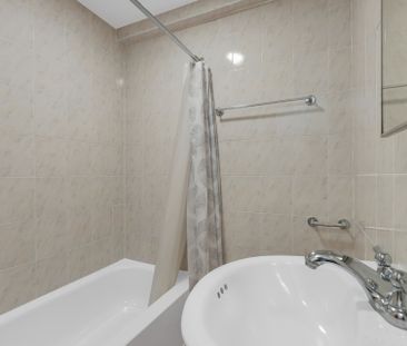 2338A Rue Pauline, Montréal (LaSalle), QC H8N - Photo 4