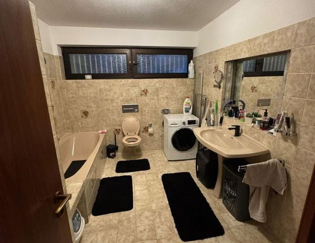 Eiringhausen: Renovierte Wohnung mit Terrasse & Ausblick - Photo 1