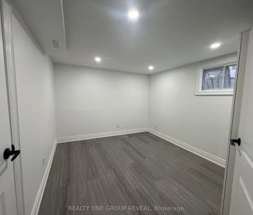 75 Regatta Crescent #Basement - Photo 2