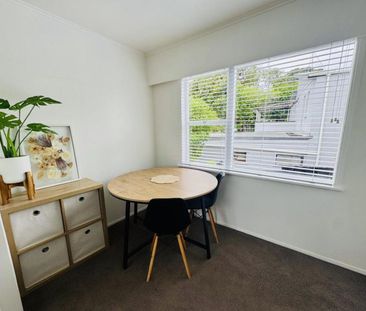 Renovated 2 Bedroom Flat - Photo 4