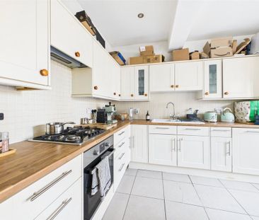 2 bedroom maisonette to rent - Photo 5