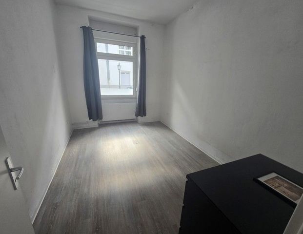 Sanierte 2-Zimmer-EG-Wohnung in Oberbilk mit hohen Decken/Altbau - Foto 1