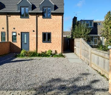 milestone road - Photo 4