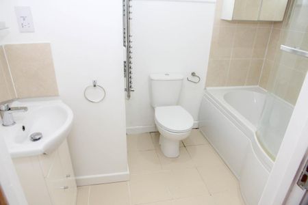 1 bedroom semi-detached house to rent - Photo 4