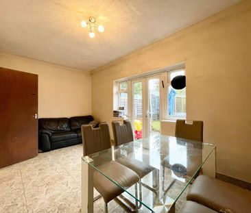 2 bedroom semi-detached bungalow to rent - Photo 6