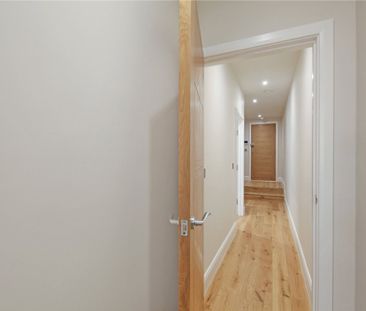 Church Street, EN2, Enfield - Photo 2