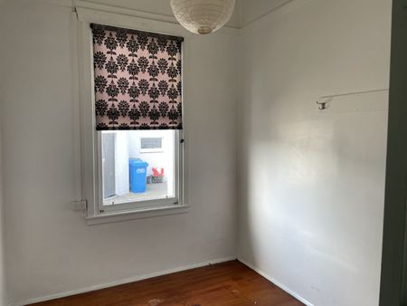 Queen Street West, Central Hastings - Photo 3