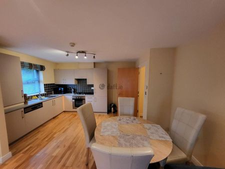 Apartment to rent in Cork, Blarney - Photo 2