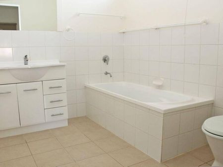 Attractive 3 Bedroom Home - Photo 5