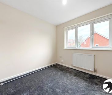 2 bedroom end of terrace house to rent - Photo 4
