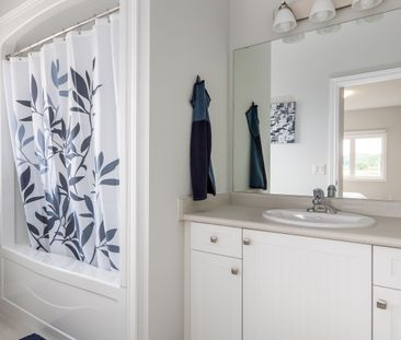 For Lease - 34 Bounty Avenue Unit# UPPER, Thorold, Ontario - Photo 4